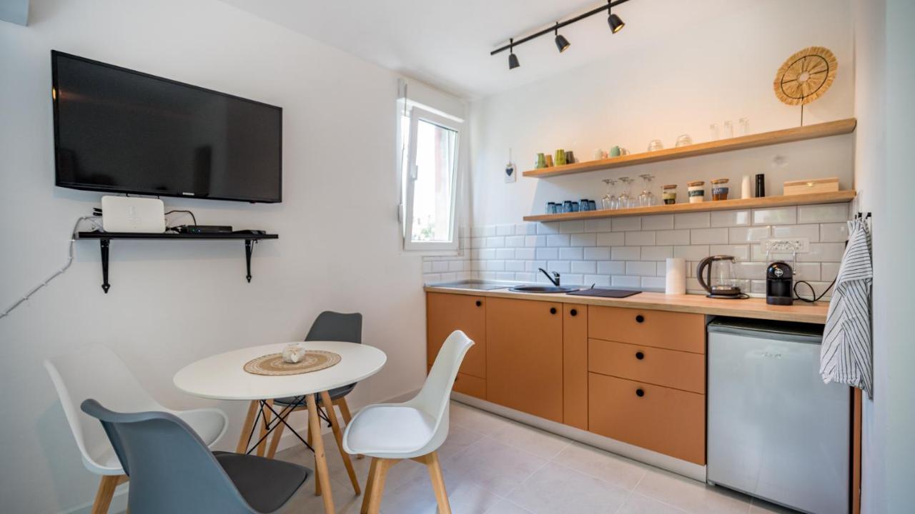 קוטור Cozy Apartment, 10 Minutes Walking Distance From The Old Town מראה חיצוני תמונה